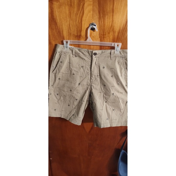 Aeropostale Mens Classic Shorts 9.5" Stretch Palm Tree pink flamingo Print Sz 36 - Picture 1 of 4